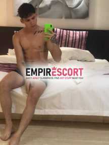 blanquito tatuado bien rico y buen paquete🍆