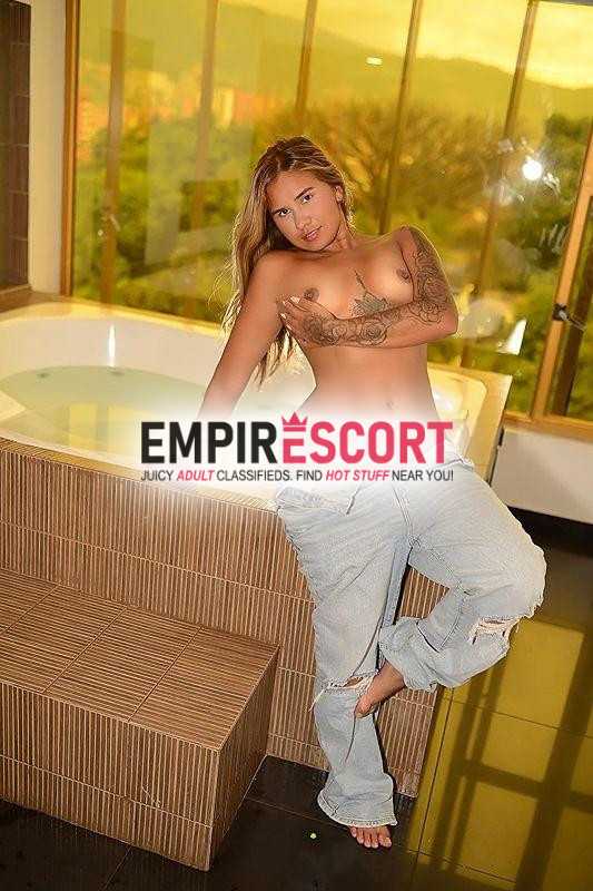 laura estrechita ardiente ven y disfruta 🥰