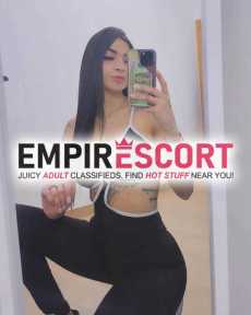 exclusiva hermosa mujer fuera de común linda y vanidosa