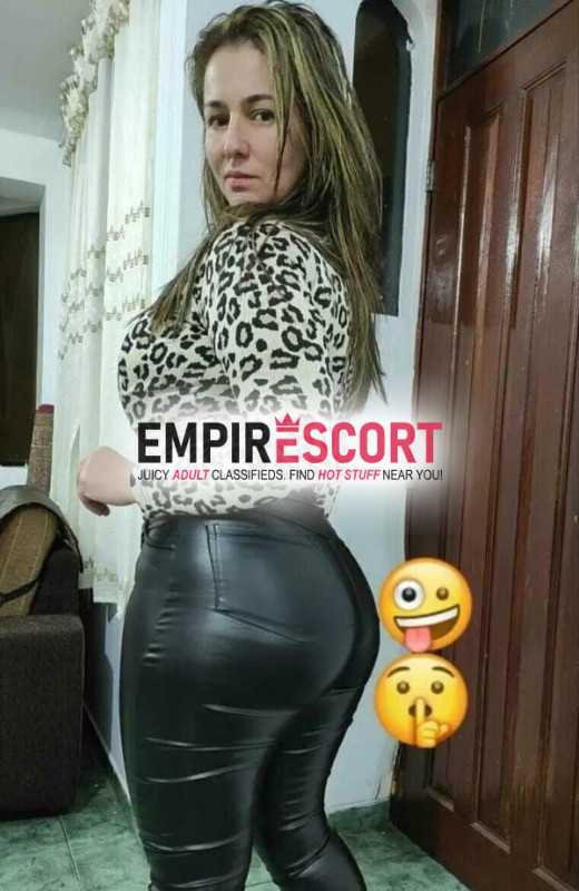 linda y hermosa chica sumisa