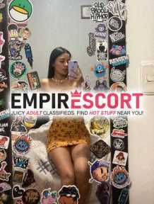 joven y linda dama de compañía dispuesta cumplir tus deseos