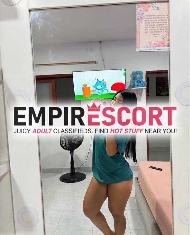 jovencita demasiado golosa y muy caliente