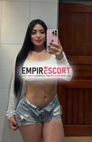 cimitarra sexy chica ardiente extrovertida