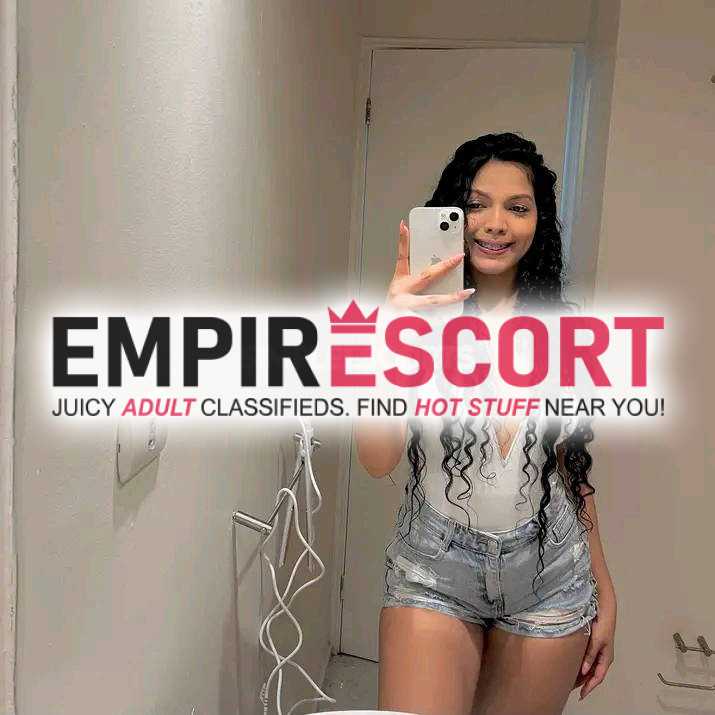 soy linda chica universitaria me gusta complacer mis clientes y me gusta el sexo al full