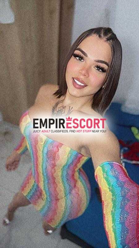 chica muy caliente y lista para complacer todos tus caprichos