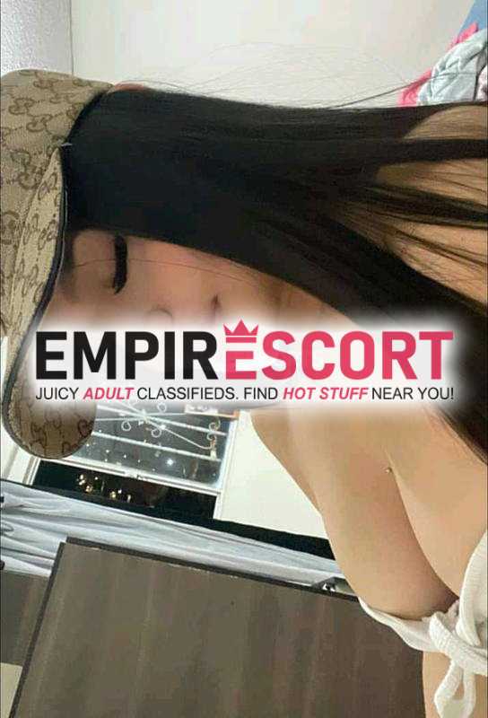 mujer blanca joven y ninfómana