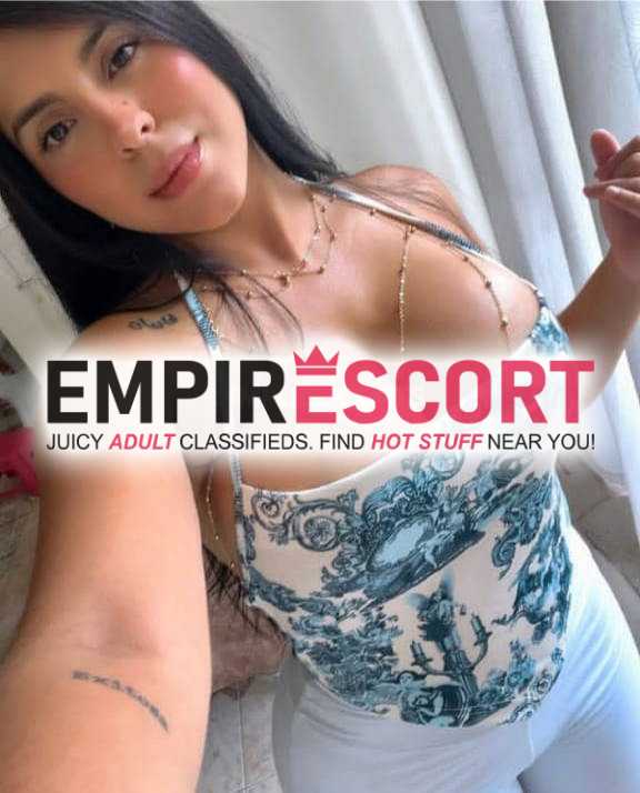 joven y linda dama de compañía dispuesta cumplir tus deseos