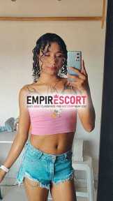 trans morena delgada tatuada aseada y muy caliente