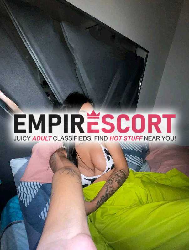 tengo unos senos que te van encantar no te vas arrepentir de pasar noche conmigo