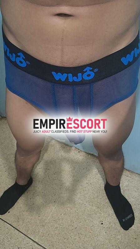 eres de los hombres que te gusta hacer trios tu mujer o quieres ver como otro hombre levanta verga y llena de leche golosa de tu mujer