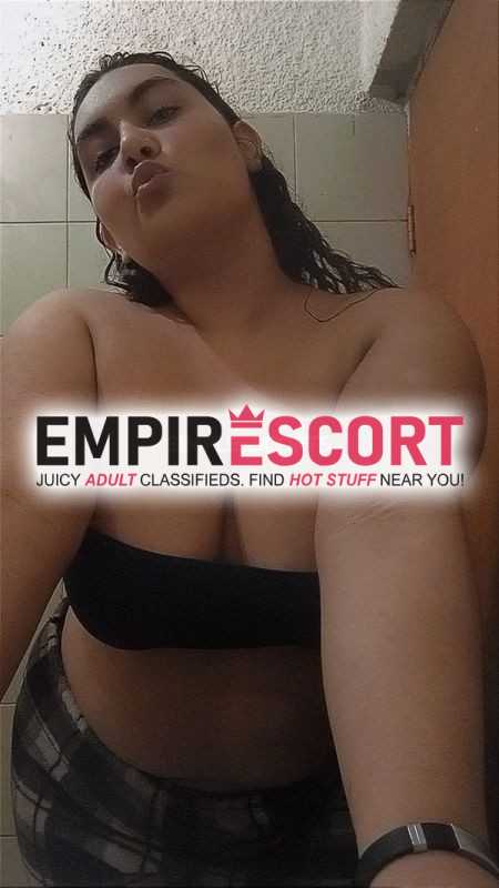 🥵ninfomana estrechita juguetona llámame 😈