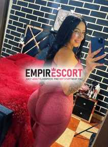 divina joven y ardiente en cama hermoso cuerpo dispuesta darte mucho placer