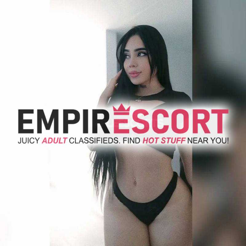 chica encantadora muy complaciente