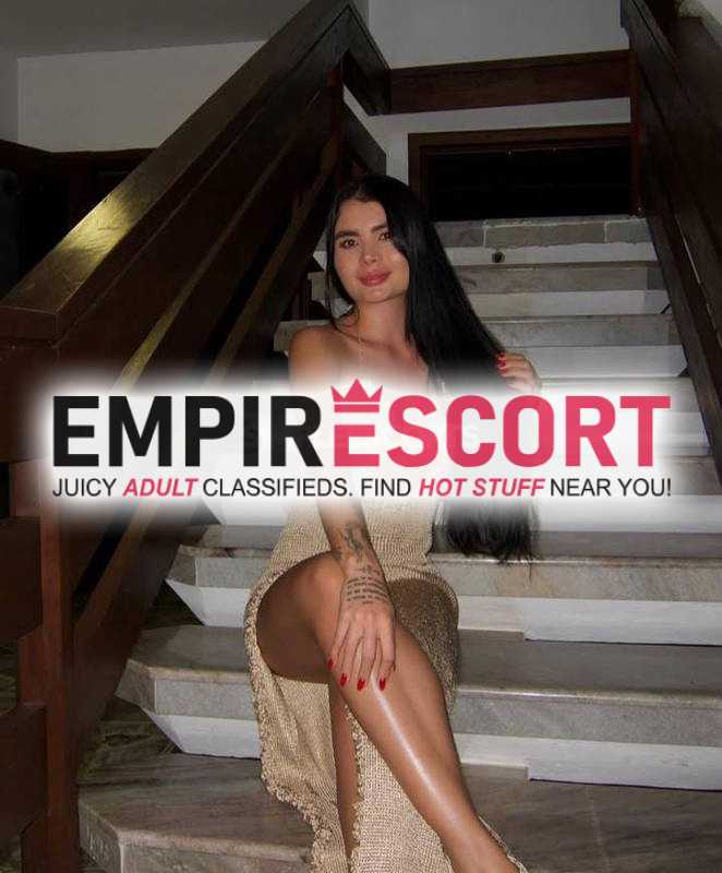 dominante sensual juguetona complaciente
