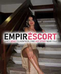 dominante sensual juguetona complaciente