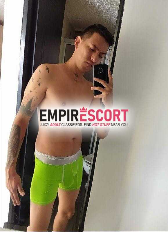 joven caliente y dispuesto satisfacer tus fantasias sexuales😈🔥