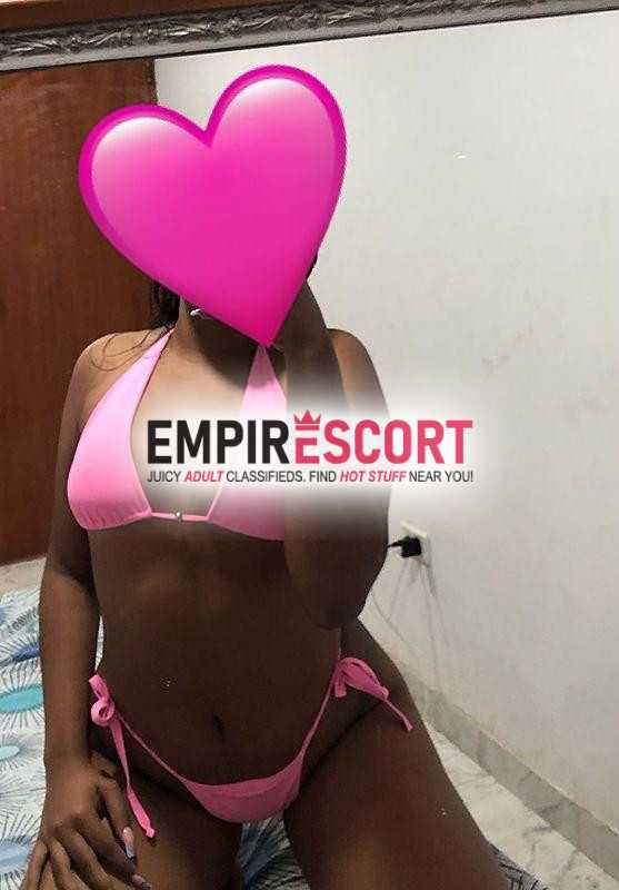 morena alta sexy