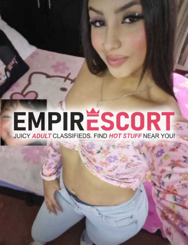 hermosa chica joven voluptuosa