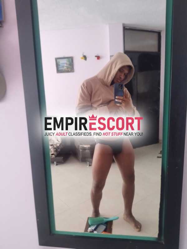 moreno arrecho dotado complaciente y scort gay