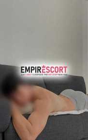 modelo masculino guapo discreto