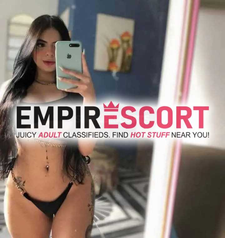 dispuesta para que sea chica atractiva complaciendo