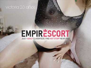 lindas jóvenes esbeltas y complacientes chicas esperan para visitarte en tu domicilio