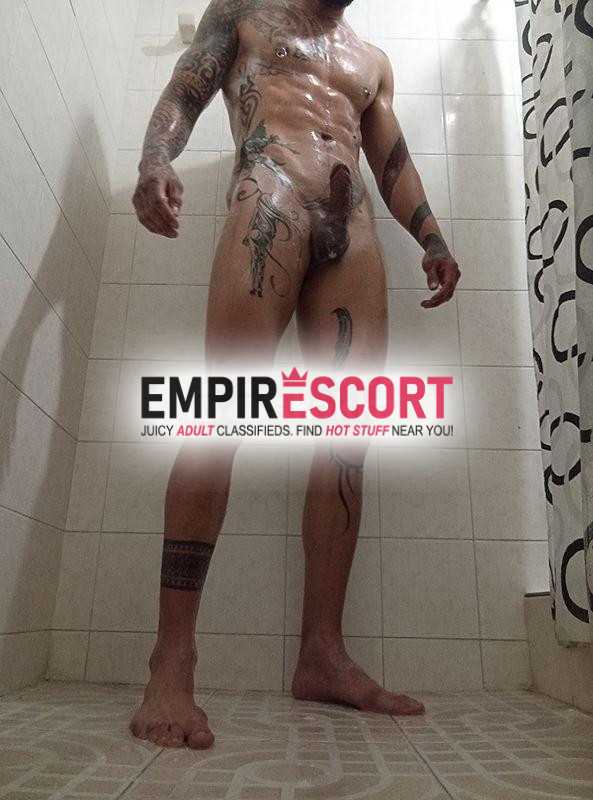 camilo es latino tatuado