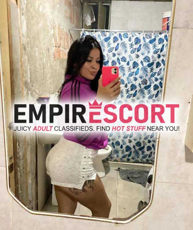 alban ninfómana en cama dispuesta de mucho sexo agresivo
