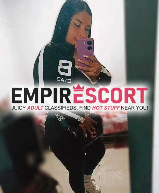 linda universitaria joven complaciente estrechita dispuesta complacer tus fantasías sexuales me encanta el sexo al natural