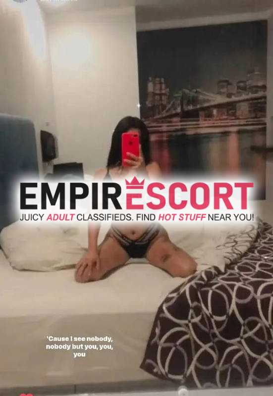 esta sexy atrevida chica cómprase tus fantasías y tus gustos