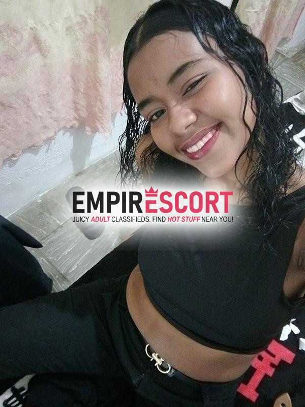 saray pequeña morenita mamada al natural😈😝