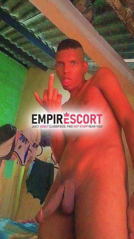 excitante moreno lechoso verga de 18 cm