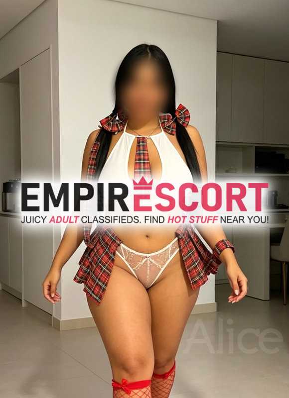 soy alice joven curvy de cara hermosa