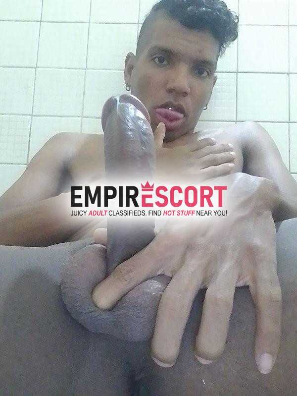 caliente moreno dispuesto echarte esa leche en cara