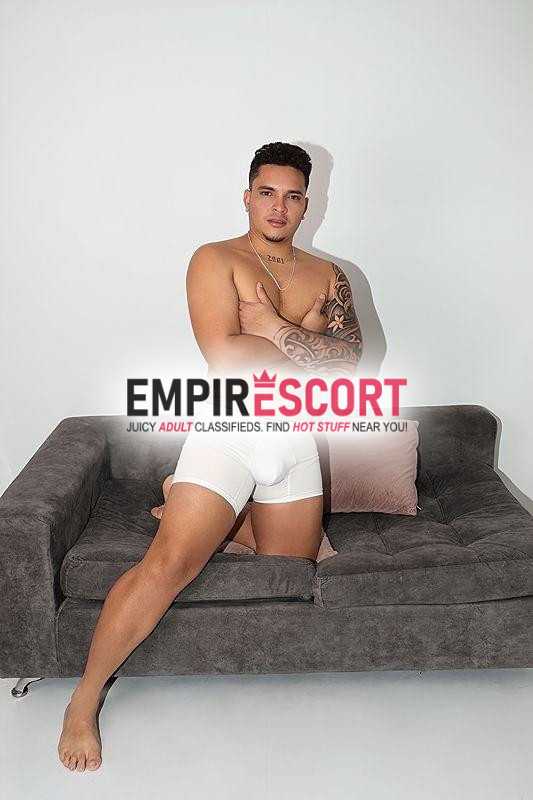 activo serio masculino discreto y varonil disponible 24 7