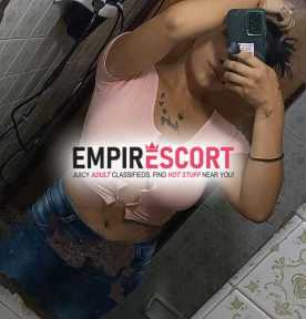 sexy morenita de grandes tetas muy caliente