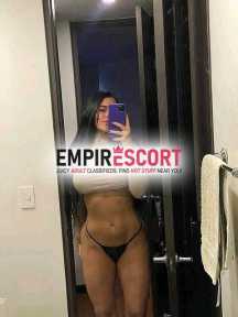 bella atractiva y sencilla joven prepago llena de sexo placer y lujuria