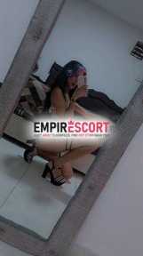 una flaca audaz y tentadora