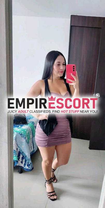 mujer dispuesta complacerte seriecita estrechita para complacer tus deseos sexuales