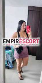 mujer dispuesta complacerte seriecita estrechita para complacer tus deseos sexuales
