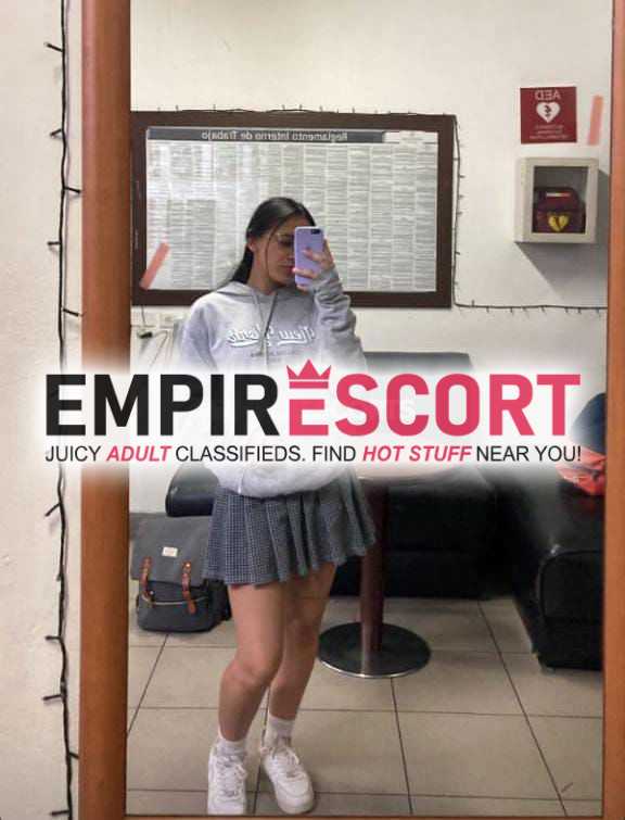 joven y linda dama de compañía dispuesta cumplir tus deseos