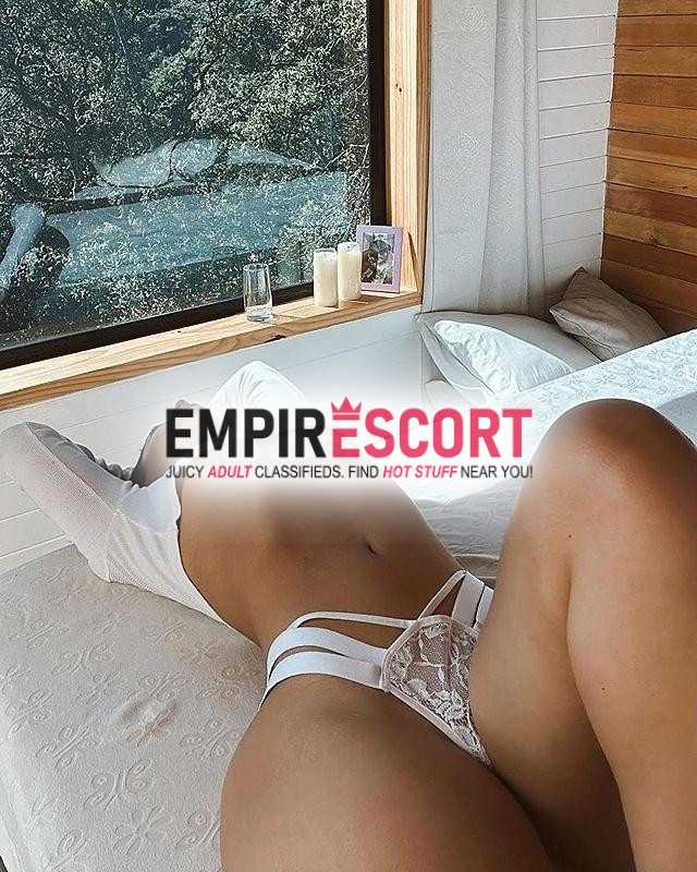 blanquita divina ricas tetas y culo grande