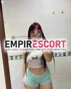 mujer encantadora muy complaciente