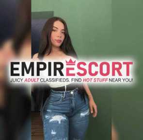 una mujer completa unas curvas atrevidas