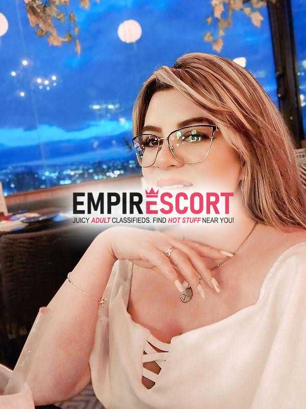 hermosa milf 37 años rubio ojos claros y piel blanca