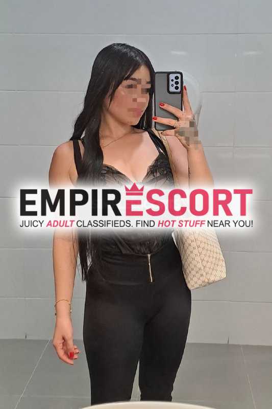 elegante y natural señorita en medellín