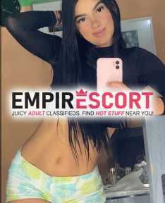 flaca hermosa delicada y complaciente