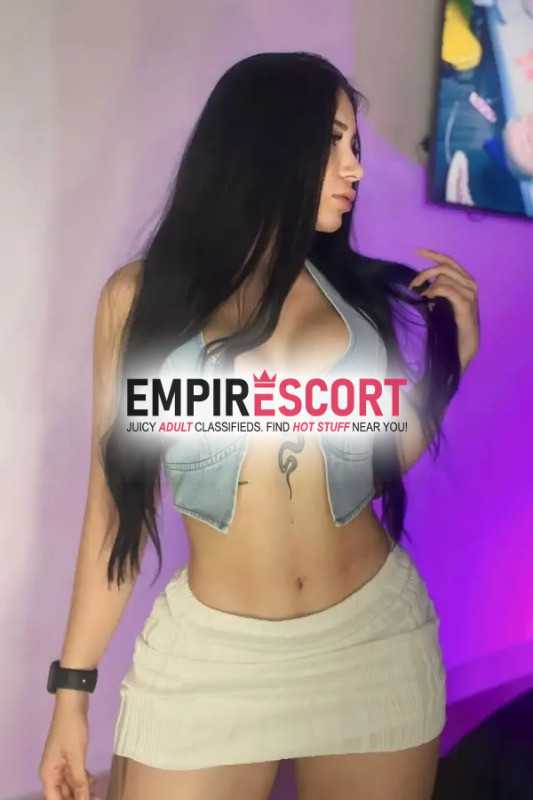 hermosa joven súper candente sumisa cuerpo esbelto y rostro angelical
