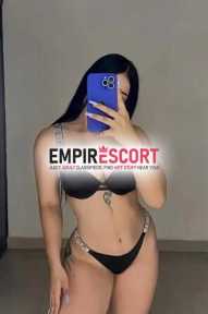 hermosa joven súper candente sumisa cuerpo esbelto y rostro angelical