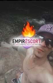 hola llegue yo ronaiker super caliente juguetón
